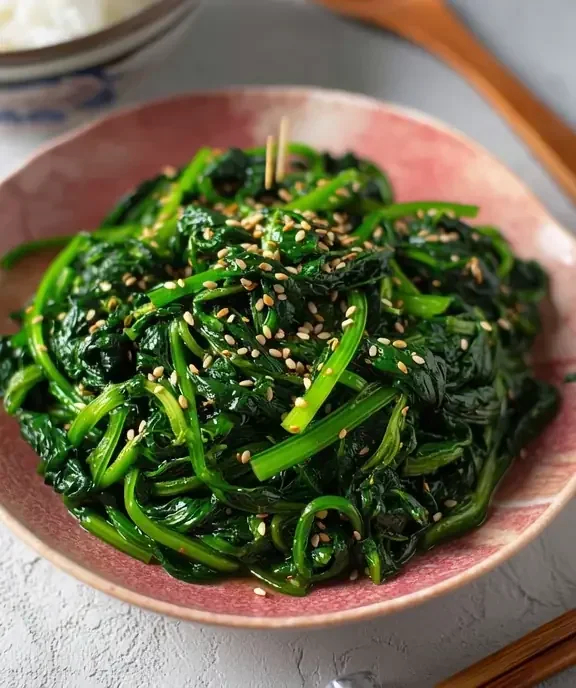 Korean Spinach Side Dish (Sigeumchi Namul)